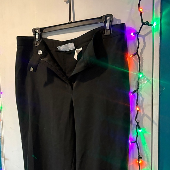 Elegant Black Women's Pants - Picture 3 of 5